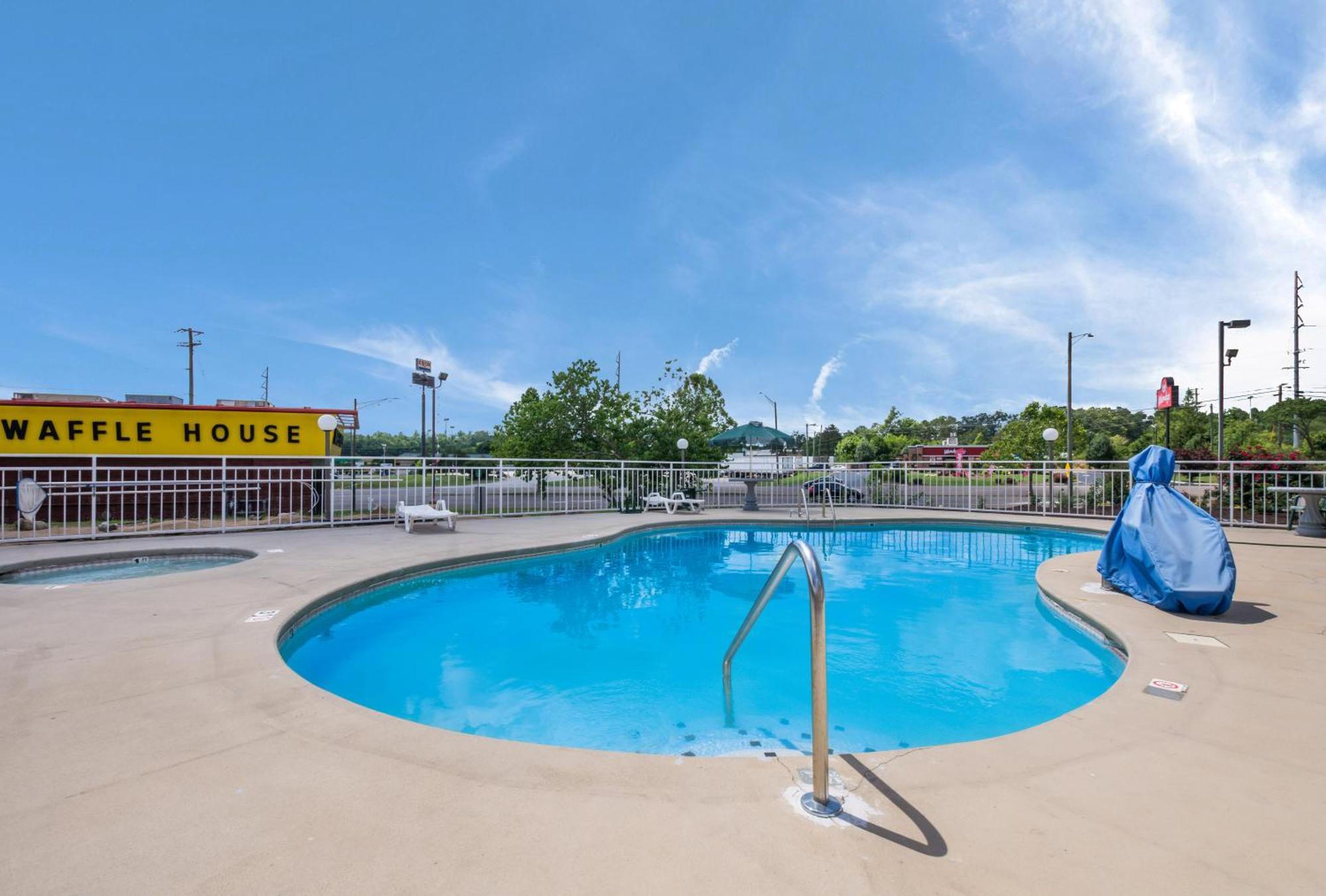Econo Lodge Inn & Suites East Knoxville Exterior foto
