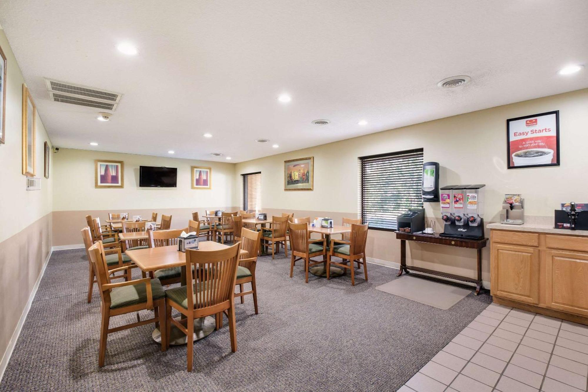 Econo Lodge Inn & Suites East Knoxville Exterior foto