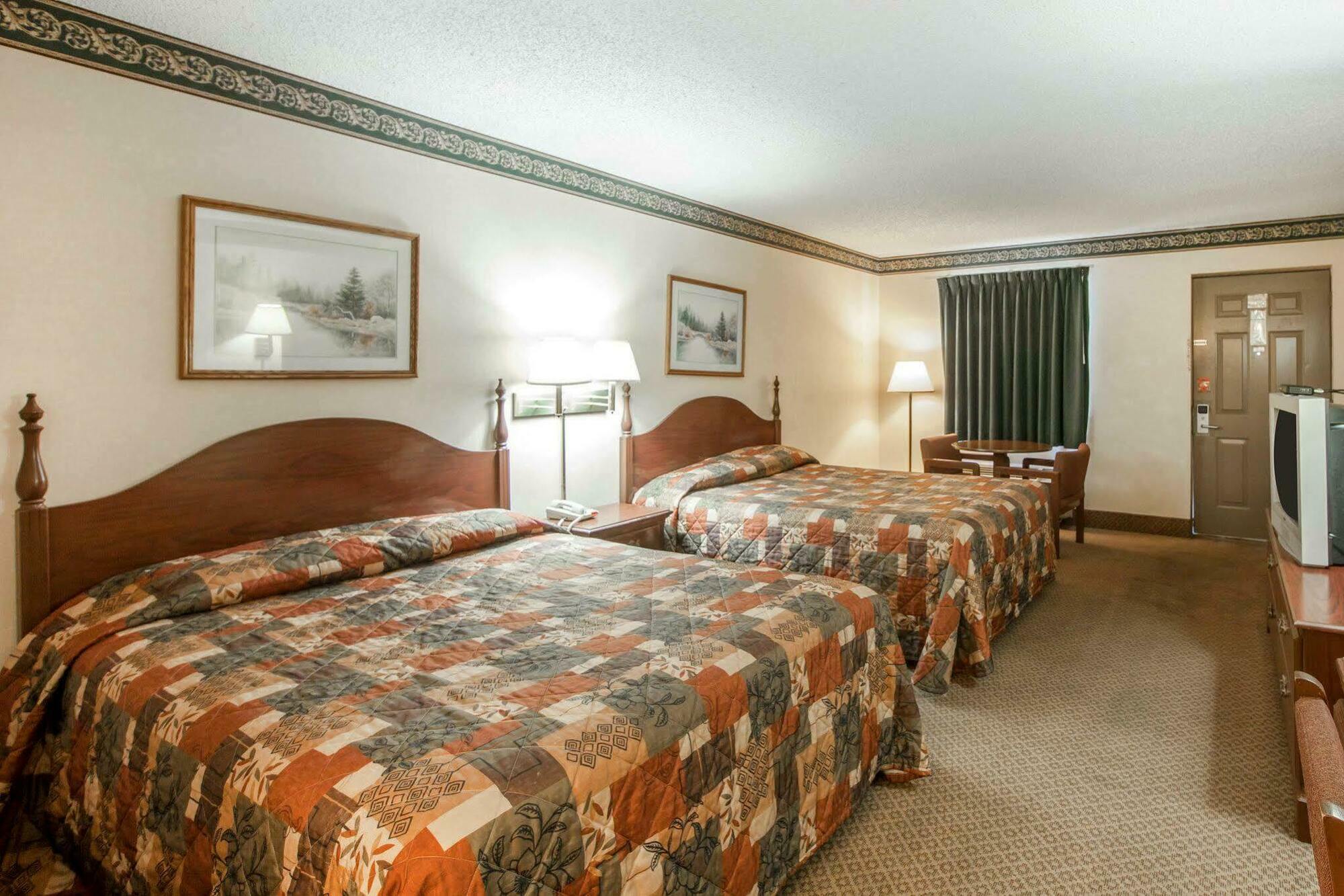 Econo Lodge Inn & Suites East Knoxville Exterior foto