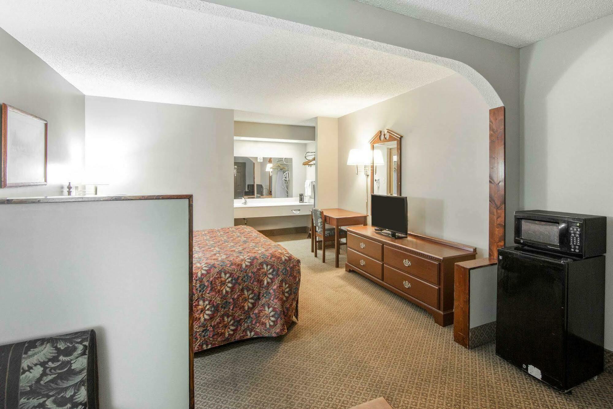 Econo Lodge Inn & Suites East Knoxville Exterior foto