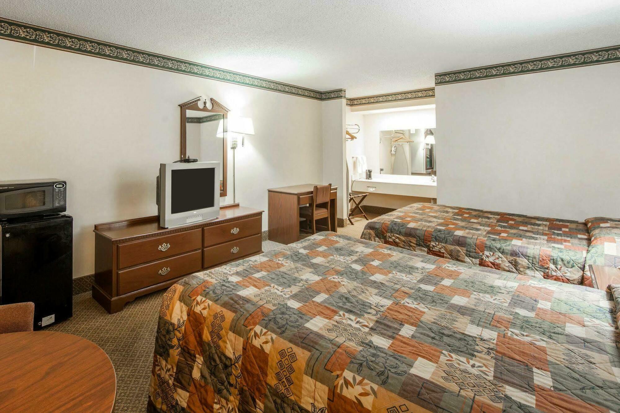 Econo Lodge Inn & Suites East Knoxville Exterior foto